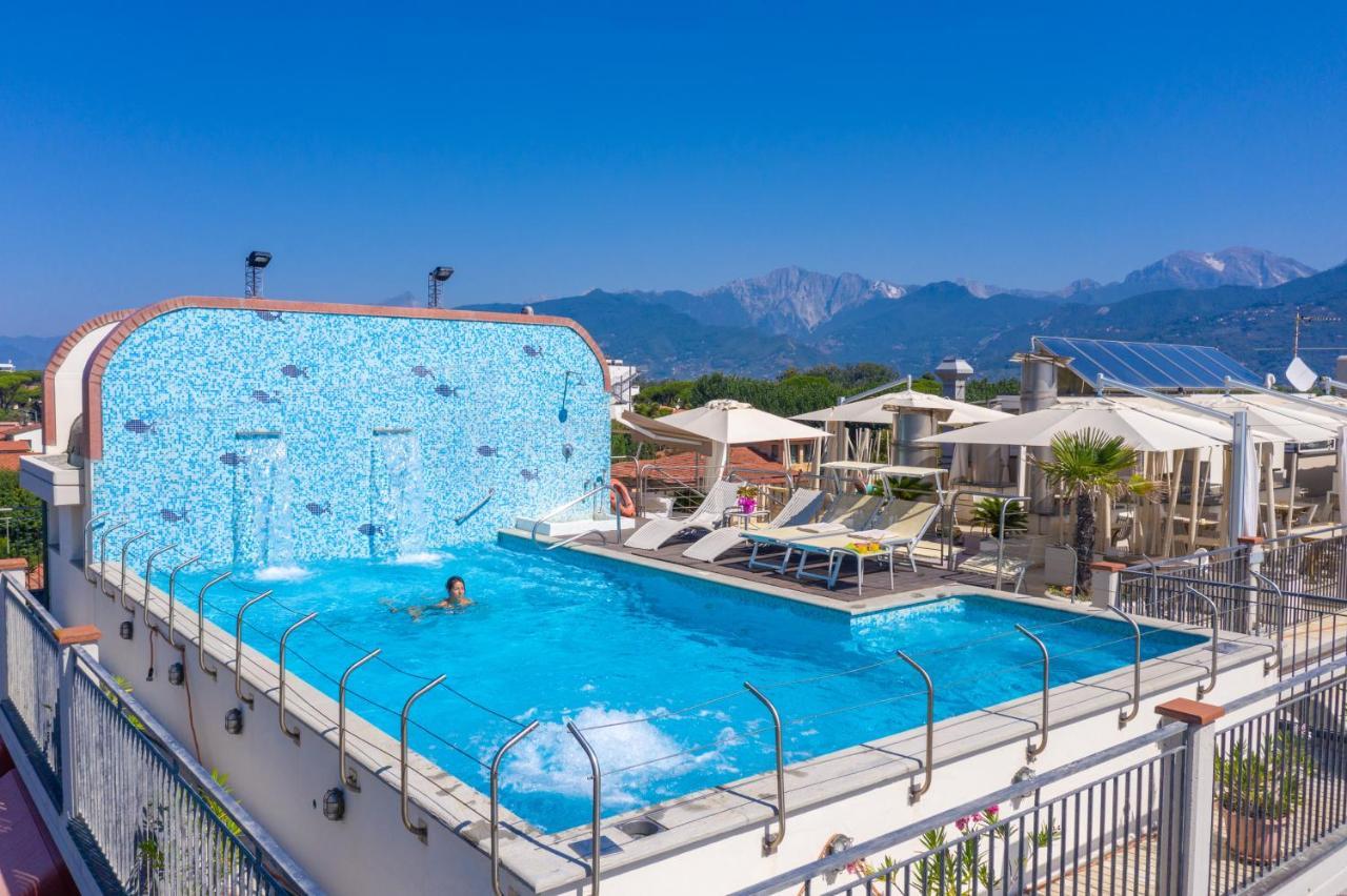 Hotel Nuova Sabrina Marina di Pietrasanta Bagian luar foto