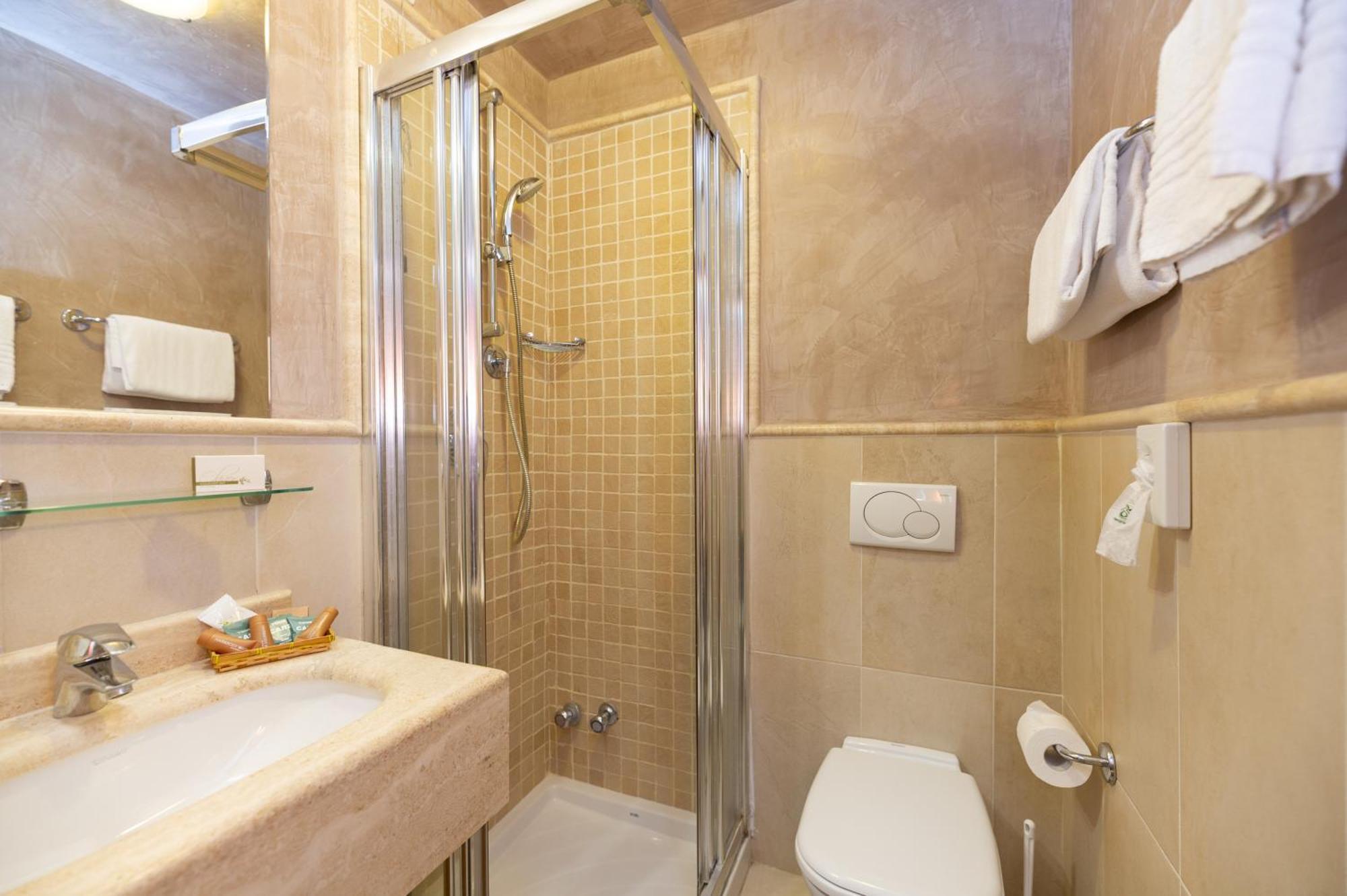 Hotel Nuova Sabrina Marina di Pietrasanta Bagian luar foto