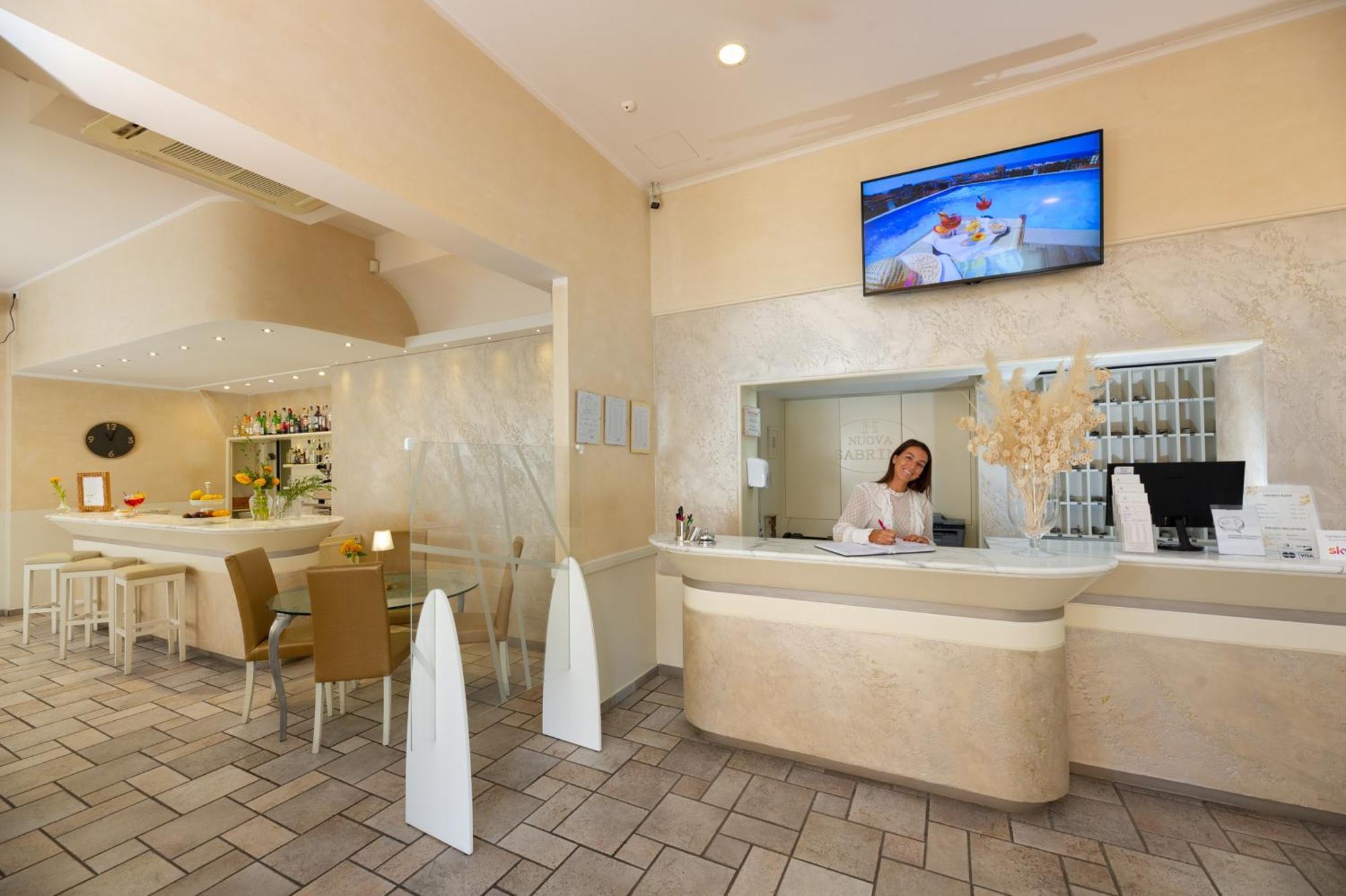 Hotel Nuova Sabrina Marina di Pietrasanta Bagian luar foto