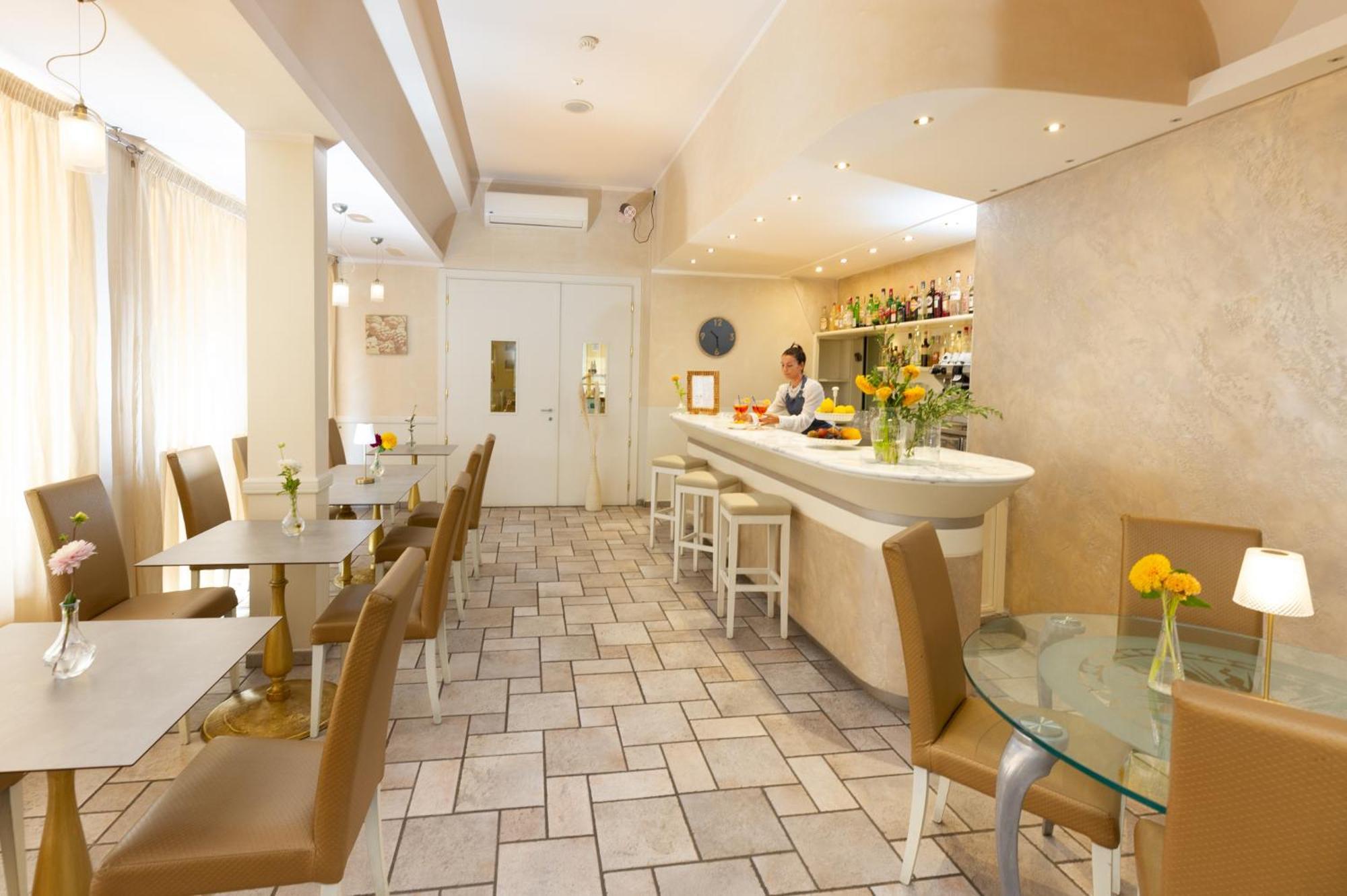 Hotel Nuova Sabrina Marina di Pietrasanta Bagian luar foto