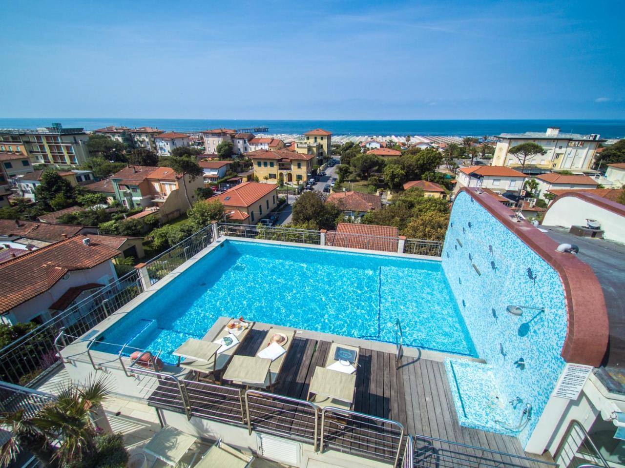 Hotel Nuova Sabrina Marina di Pietrasanta Bagian luar foto